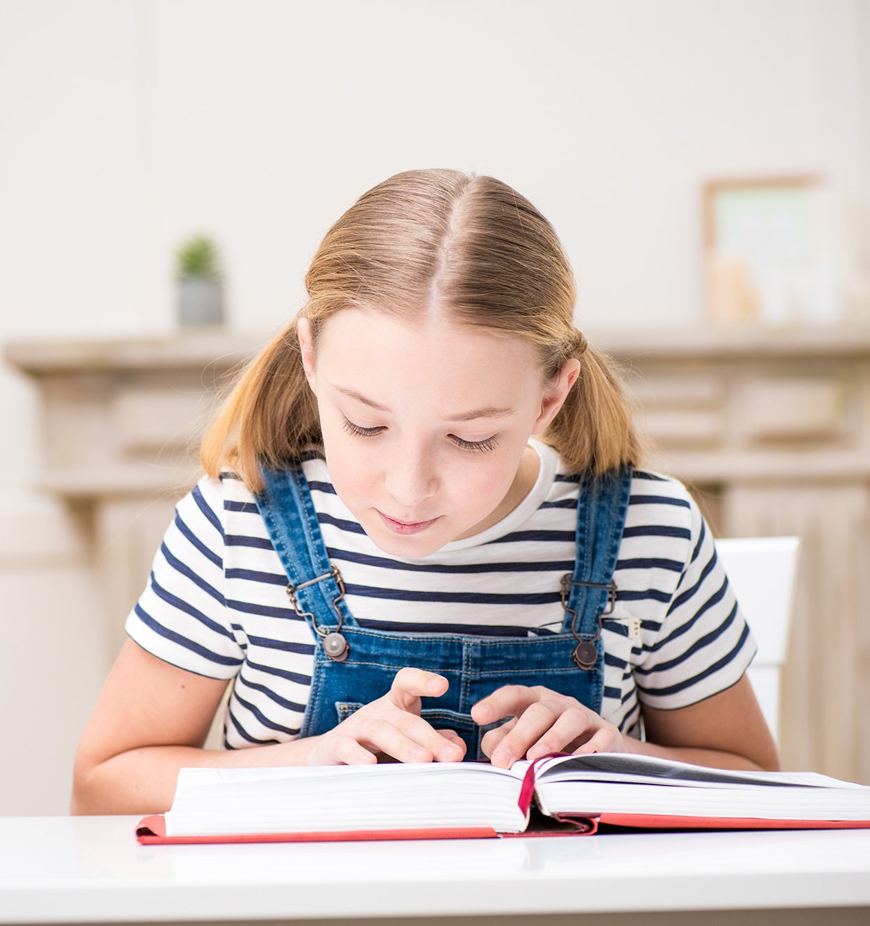 Children learning to read in a supportive environment